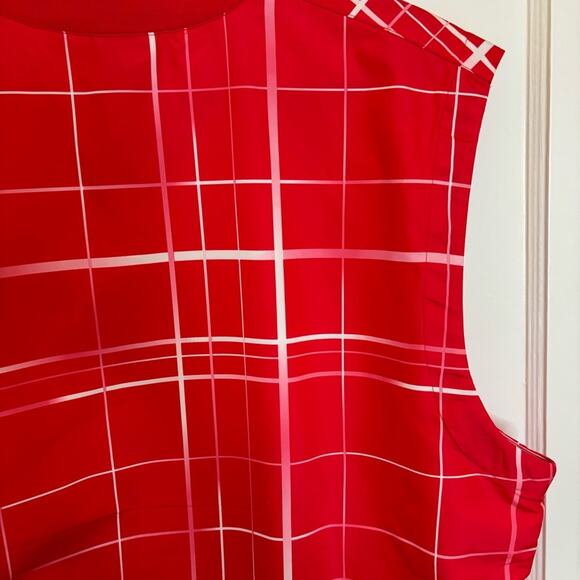 NWOT Nike Red White Plaid Golf Vest with Adjustable Waistband Mens Medium - Picture 7 of 7